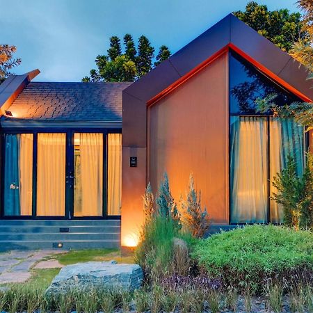 See Stars & Forest Resort Amphoe Sawang Daen Din Екстериор снимка