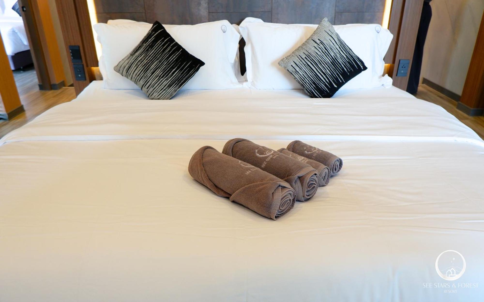 See Stars & Forest Resort Amphoe Sawang Daen Din Екстериор снимка