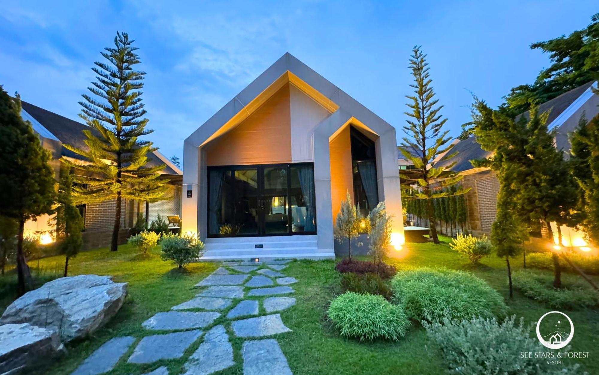 See Stars & Forest Resort Amphoe Sawang Daen Din Екстериор снимка