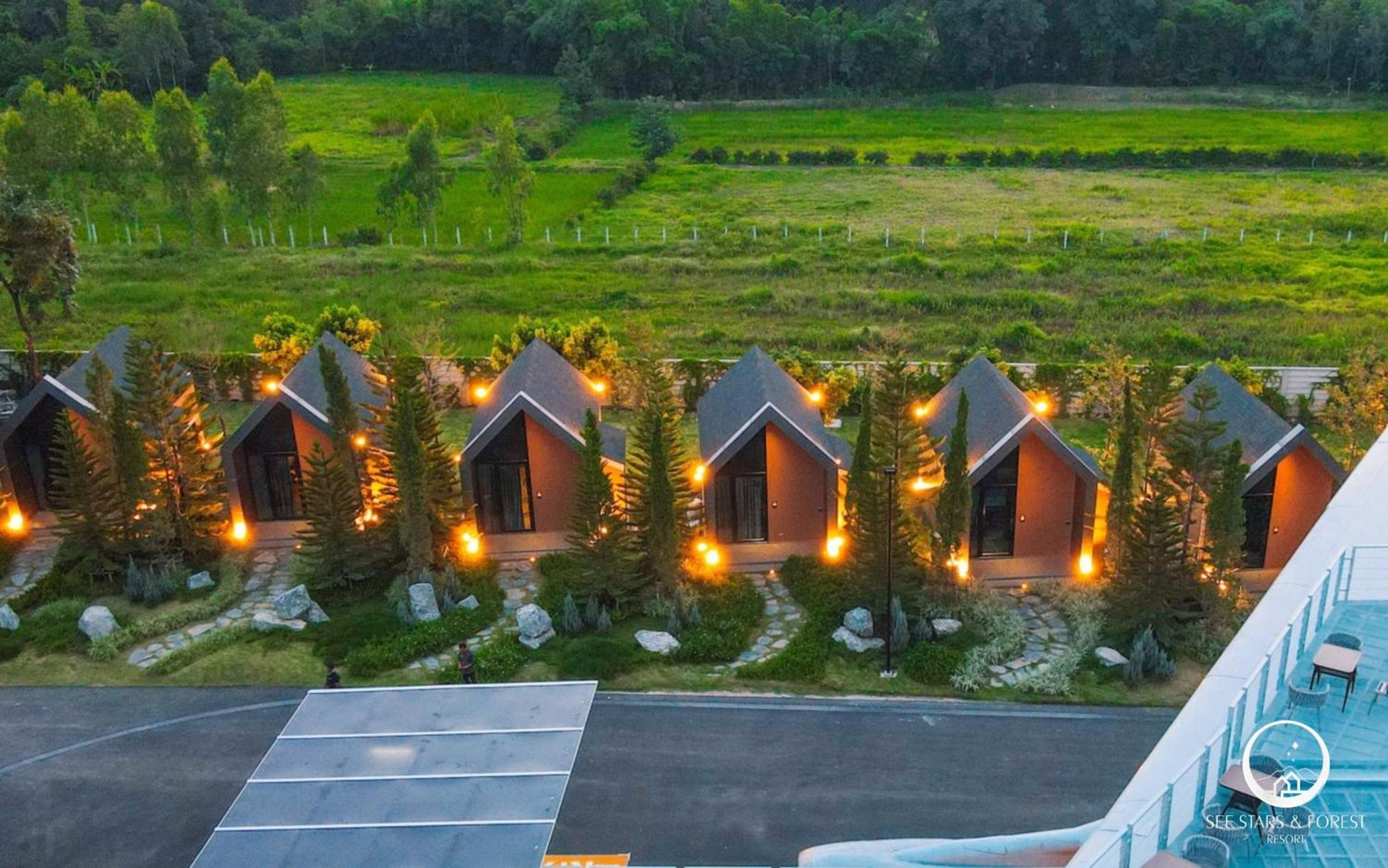 See Stars & Forest Resort Amphoe Sawang Daen Din Екстериор снимка