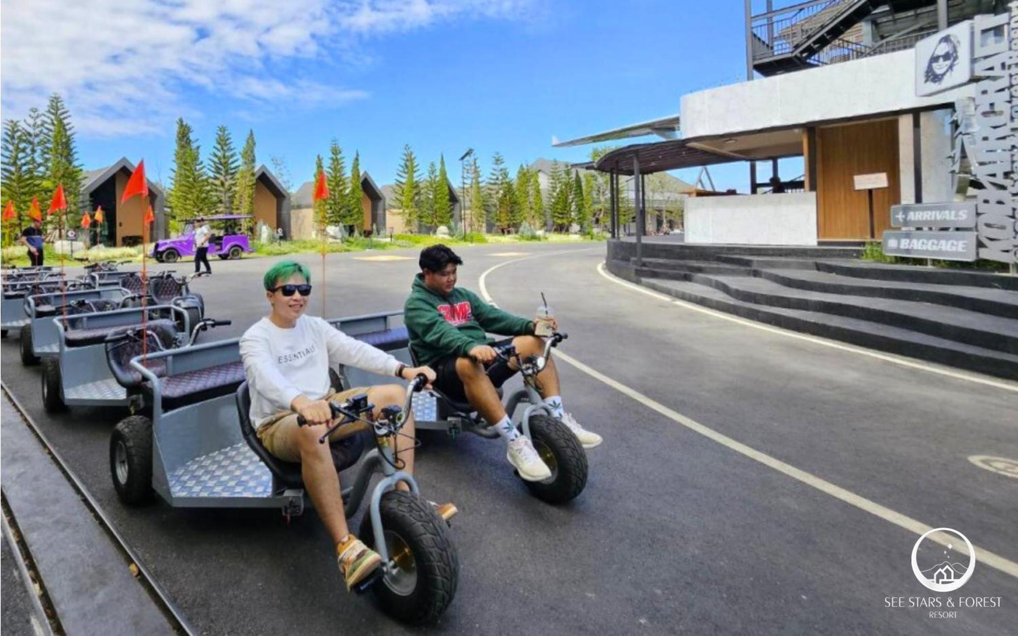 See Stars & Forest Resort Amphoe Sawang Daen Din Екстериор снимка